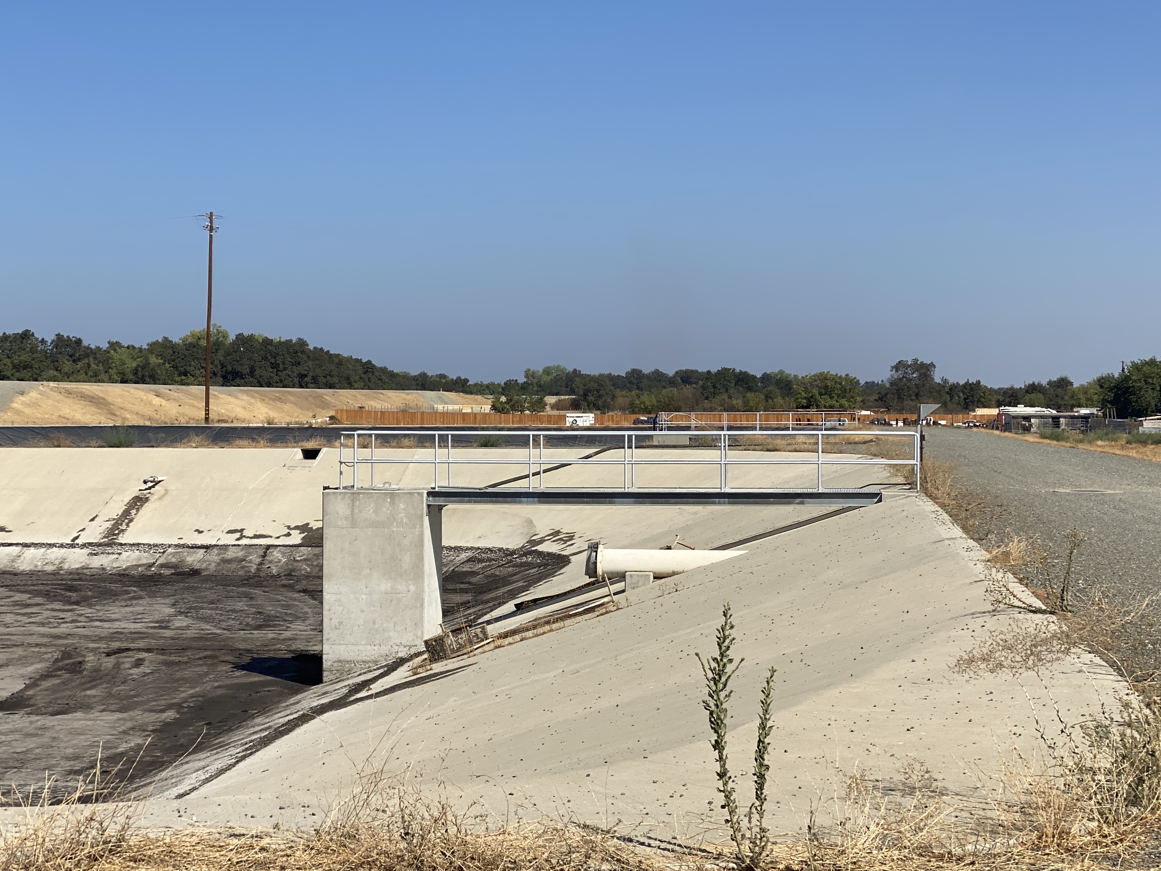 LINDA COUNTY WATER DISTRICT, EQUALIZATION AND SLUDGE STORAGE PROJECT